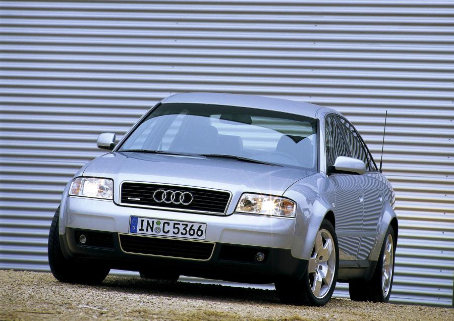  Audi A6 4.2 Quattro Sedan (4B, C5) 1999 года  (фото 2 из 17)